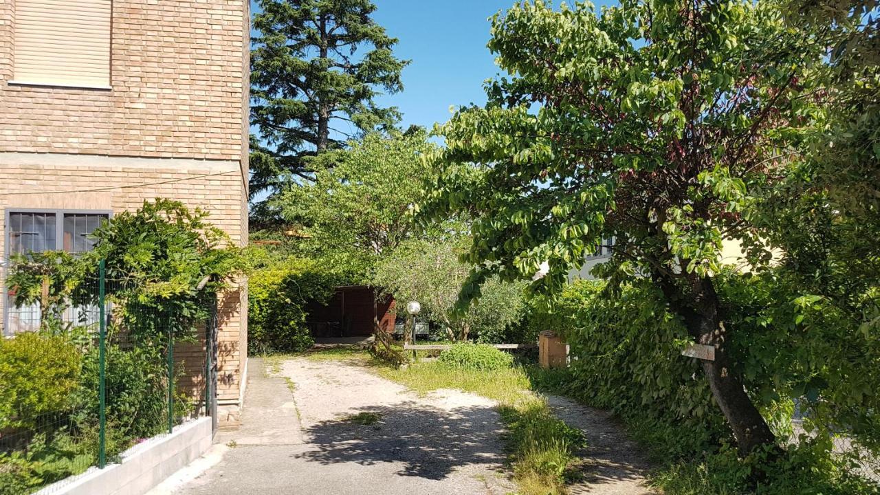 La Casina Di Jo Apartment Siena Bagian luar foto